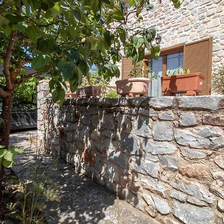 펜션 Laconian Collection #karvela's Stone House#